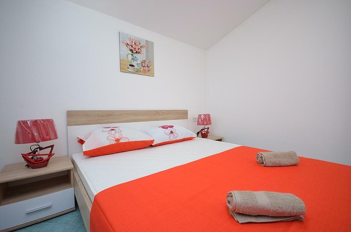 Apartmani Ana Tribalj Exterior foto