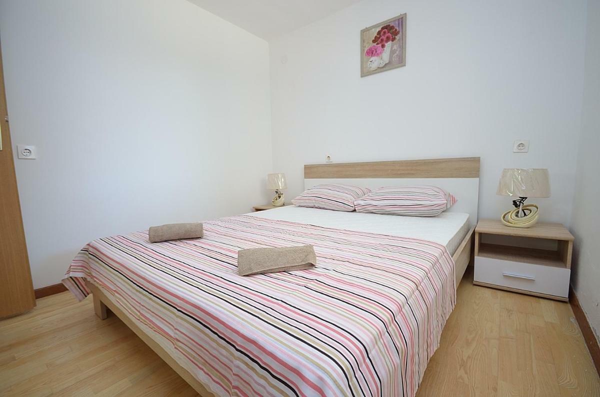 Apartmani Ana Tribalj Exterior foto